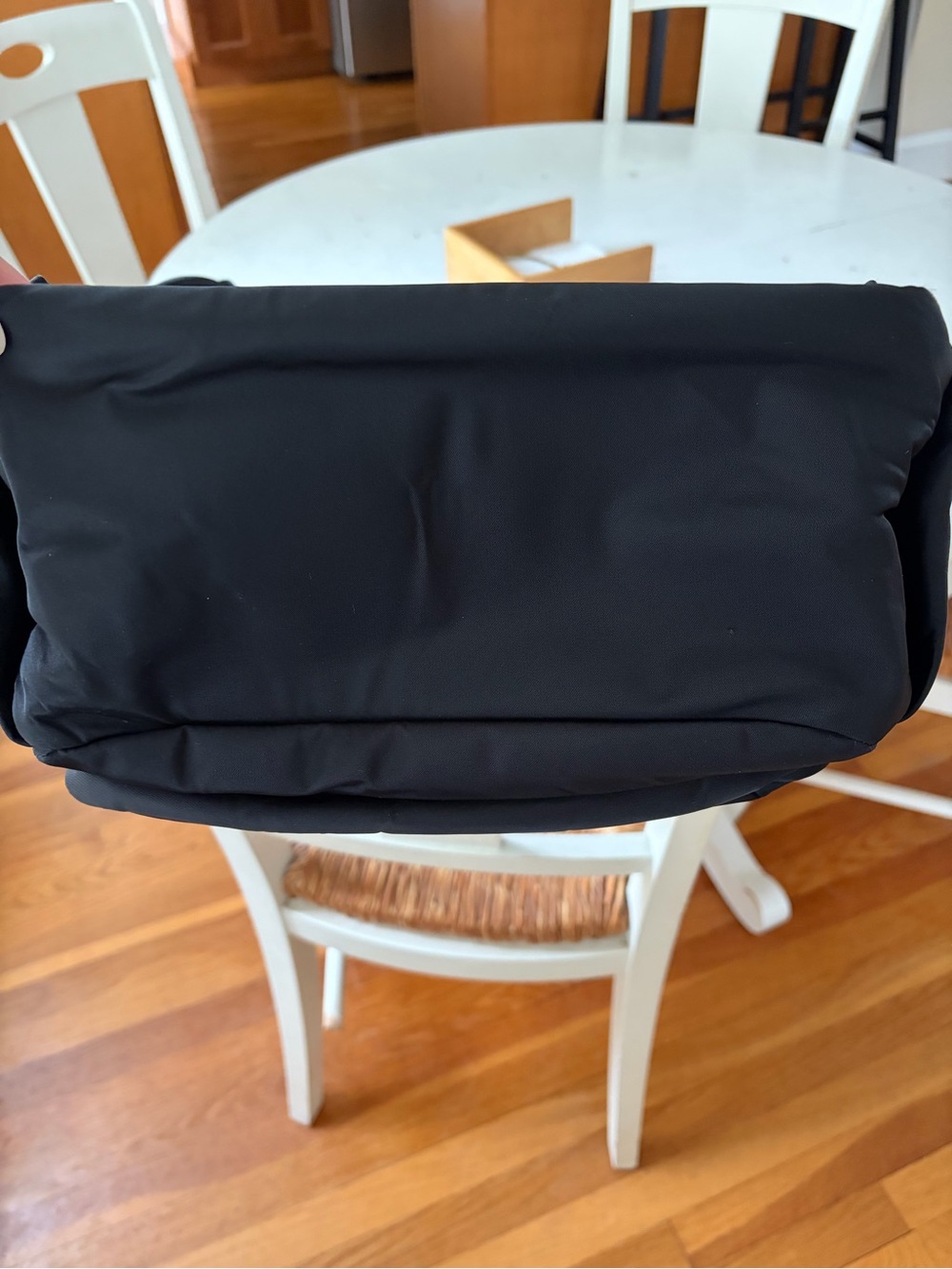 lululemon Everywhere Backpack 22L - Black - Picture 3 of 11